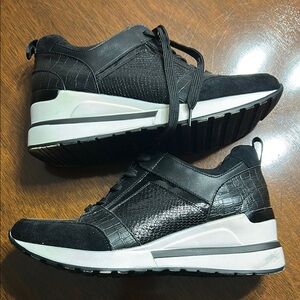 Black wedge Sneakers